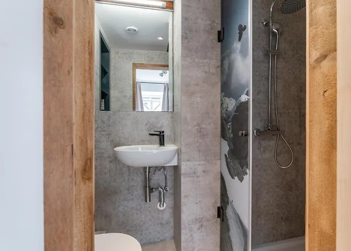 Biber Art 2 アパート *