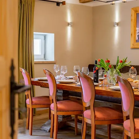 Apartment Biber Art 2